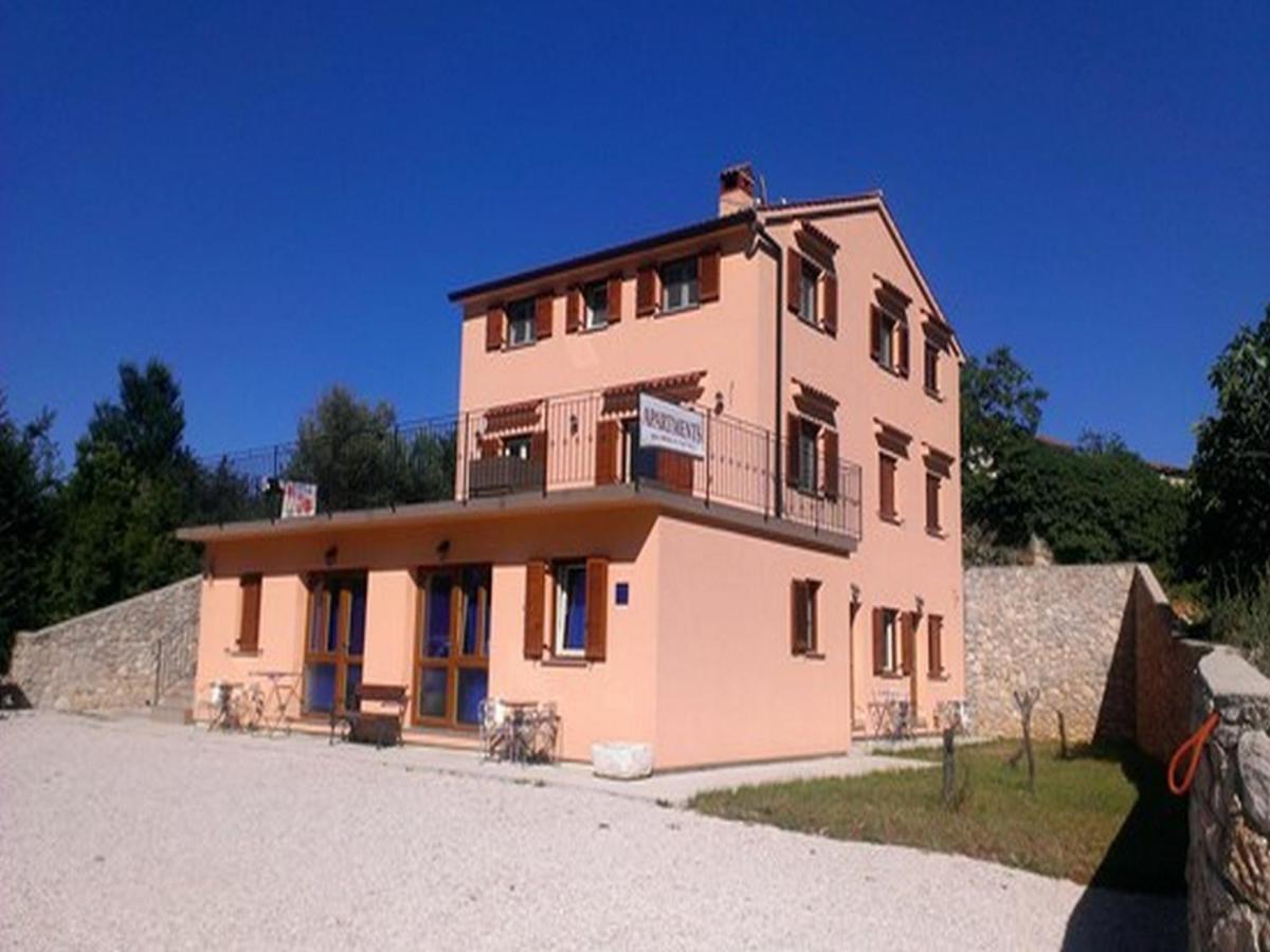 Apartments Barbara With Pool Brseč Esterno foto